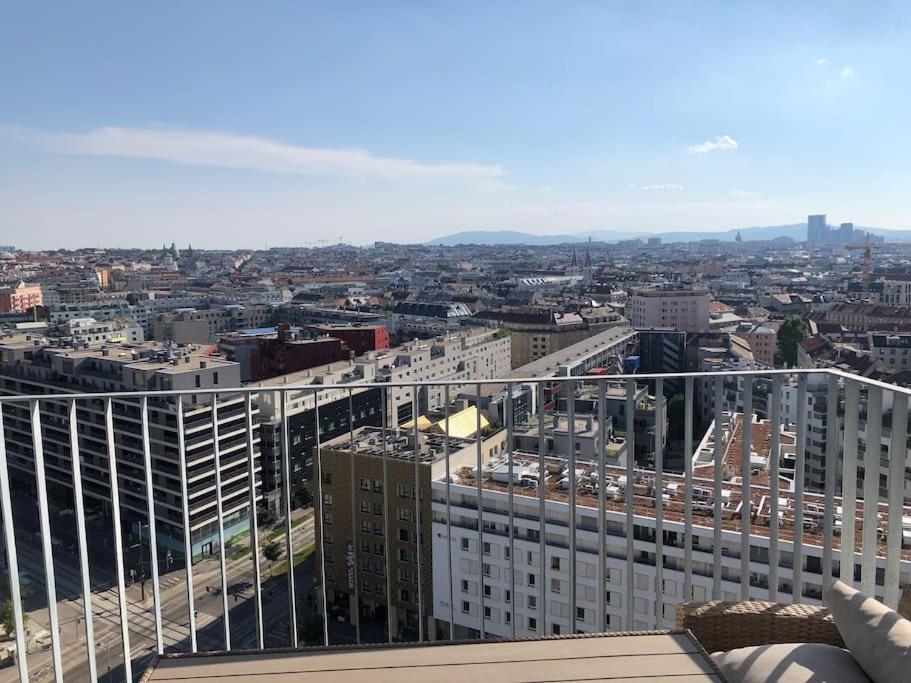 Stunning View Over Vienna In City Center Apartment Exterior foto