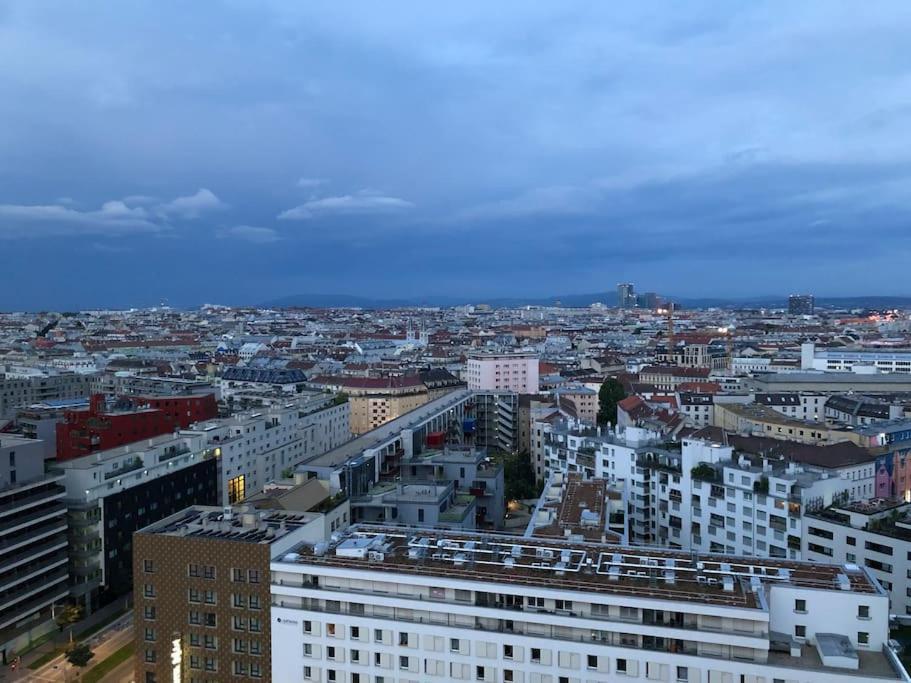 Stunning View Over Vienna In City Center Apartment Exterior foto